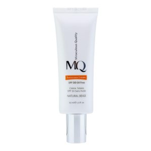 کرم ضد آفتاب رنگی ام کیو، SPF50، مدل NATURAL BEIGE، مناسب انواع پوست تنالیته رنگ متوسط و حجم 55 میلیلیتر، محافظت کننده در برابر اشعه UVAو UVB، فاقد چربی، دارای خاصیت ضد میکروبی، ضد جوش و آکنه، مرطوب کننده، ضد چروک، با ماندگاری 2 ساعته